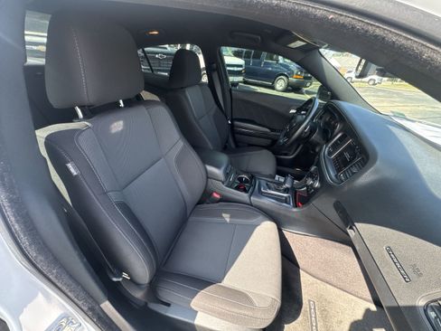Used 2018 Dodge Charger R/T w/ Blacktop Package image 28