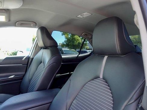 Used 2023 Toyota Camry SE FWD image 10