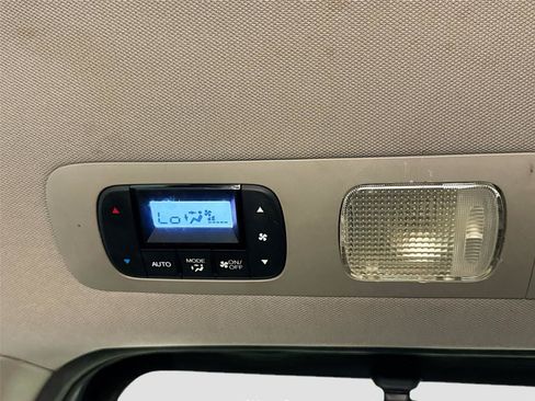 Used 2016 Honda Odyssey SE image 24
