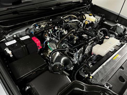 Certified 2025 Toyota Tacoma TRD Off-Road image 10