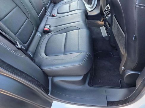 Used 2018 Jaguar F-PACE R-Sport image 23