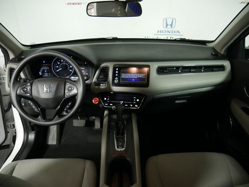 Used 2022 Honda HR-V EX image 17