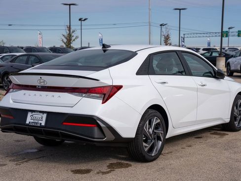 New 2025 Hyundai Elantra Sport image 8