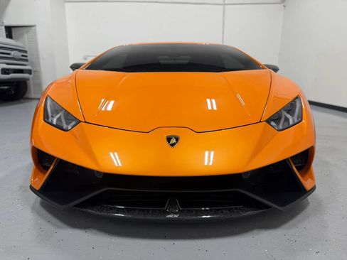 Used 2018 Lamborghini Huracan Performante AWD/4WD image 24