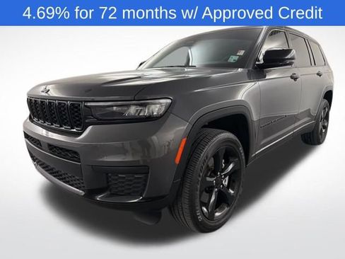 Used 2025 Jeep Grand Cherokee L Laredo image 4