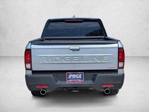 Used 2025 Honda Ridgeline Sport image 6