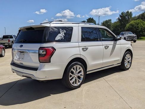 Used 2019 Ford Expedition Platinum RWD image 3
