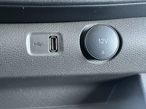 Used 2023 Ford Transit 350 XLT image 31