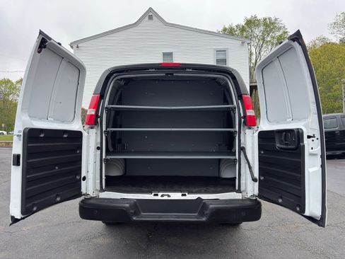 Used 2021 Chevrolet Express 2500 RWD image 14