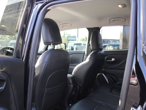 Used 2018 Jeep Renegade Limited image 28