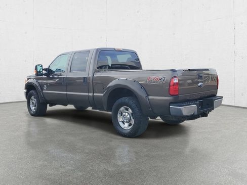 Used 2015 Ford F250 XLT w/ FX4 Off-Road Package AWD/4WD image 5
