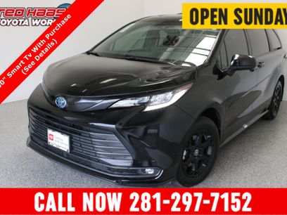 Certified 2025 Toyota Sienna XLE Woodland Edition