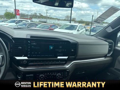 Used 2024 Chevrolet Silverado 1500 LTZ image 15