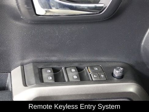 Used 2019 Toyota Tacoma TRD Sport image 16