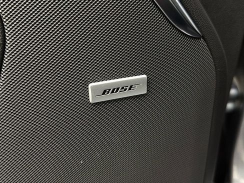 Used 2025 GMC Yukon XL Denali w/ Sun & Power Step Package image 29