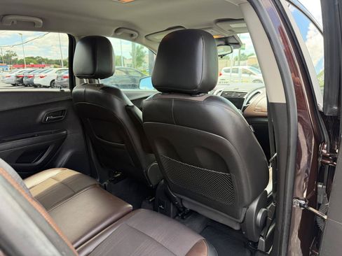 Used 2016 Chevrolet Trax LT w/ LT Convenience Package FWD image 13