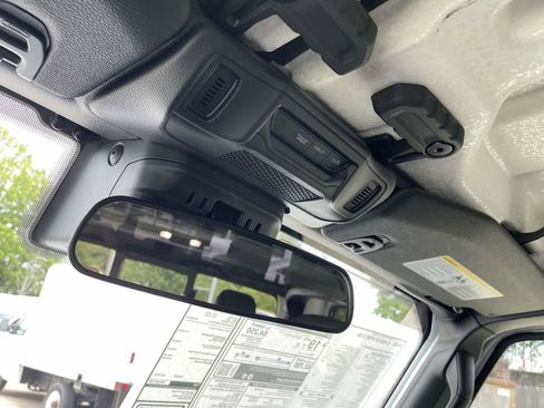 New 2025 Jeep Gladiator Sport w/ Premium Package image 24