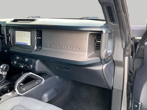 Used 2023 Ford Bronco Outer Banks AWD/4WD image 18