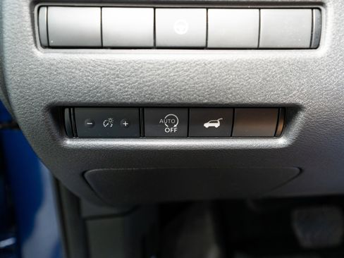 Used 2023 Nissan Rogue Platinum image 30