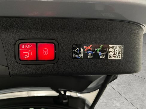 Certified 2025 Mercedes-Benz GLS 450 4MATIC image 7