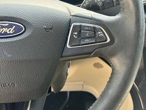 Used 2018 Ford Escape Titanium w/ Ford Safe & Smart Package image 20