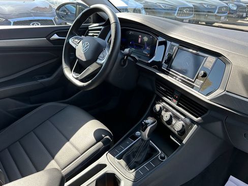 Used 2024 Volkswagen Jetta SE FWD image 14