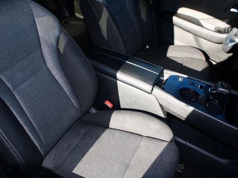 Used 2023 Nissan Rogue SV image 6