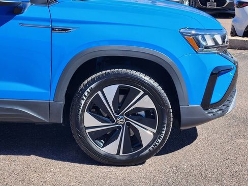 Used 2024 Volkswagen Taos SE image 28