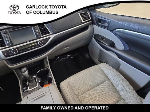 Used 2019 Toyota Highlander Limited Platinum w/ Carpet Mat Package (TMS) AWD/4WD image 19