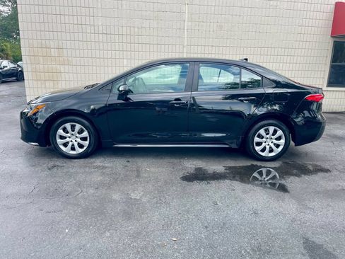 Used 2024 Toyota Corolla LE FWD image 2