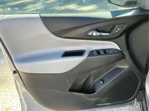 Certified 2023 Chevrolet Equinox LT w/ Driver Convenience Package image 18