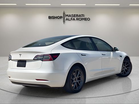 Used 2023 Tesla Model 3 Standard Range RWD image 5