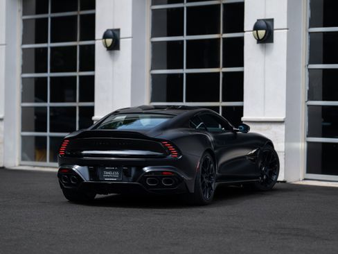 Used 2025 Aston Martin Vanquish image 40