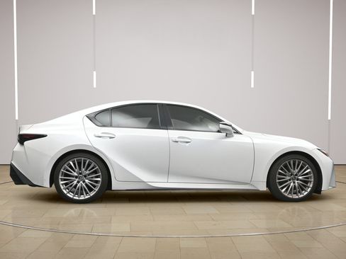 Used 2025 Lexus IS 300 w/ Premium Package RWD image 25