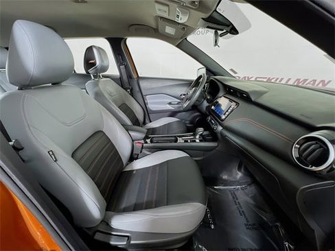 Used 2024 Nissan Kicks SR w/ SR Premium Package image 39