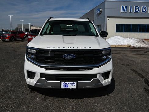 New 2026 Ford Expedition Platinum w/ Driver's Package image 10