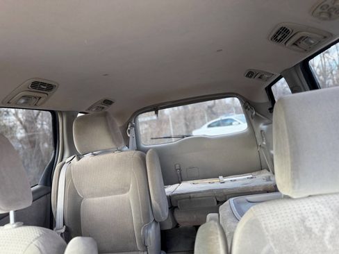 Used 2010 Toyota Sienna LE image 18