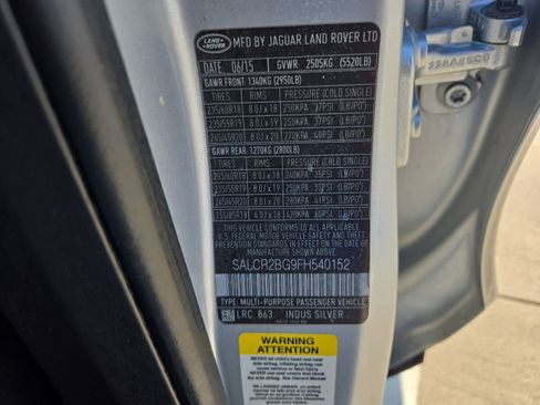 Used 2015 Land Rover Discovery Sport HSE image 38