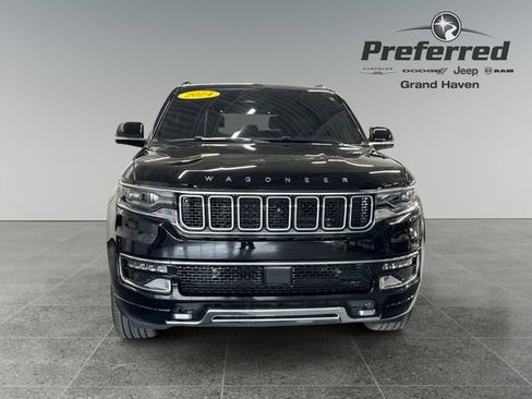 Used 2024 Jeep Wagoneer L Series III w/ Premium Group I AWD/4WD image 13