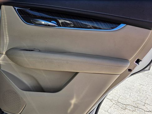 Used 2019 Cadillac XT5 AWD image 39