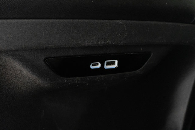 Used 2024 Chrysler Pacifica Touring-L FWD image 21