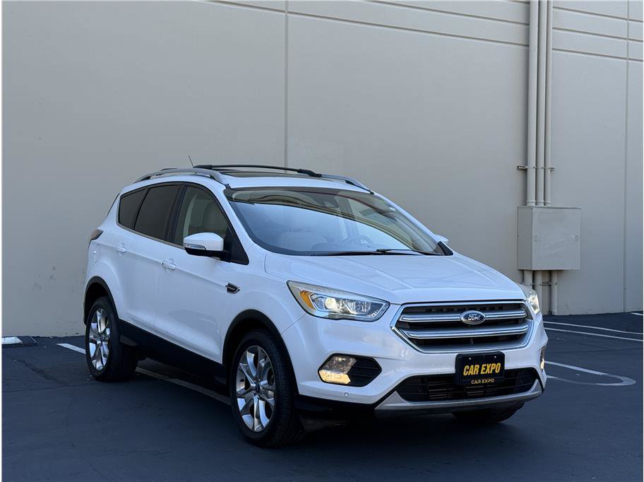 Used 2017 Ford Escape Titanium w/ Equipment Group 301A AWD/4WD image 3