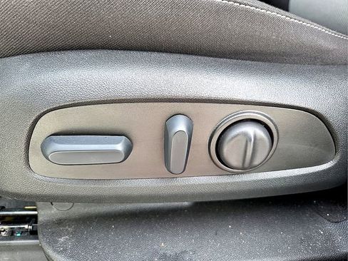 Used 2023 Chevrolet Blazer LT w/ Convenience Package image 17