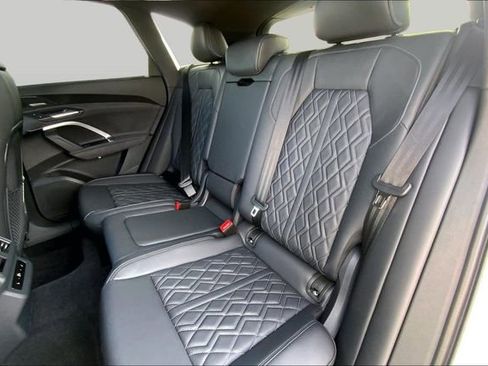 New 2026 Audi SQ5 Prestige AWD/4WD image 9