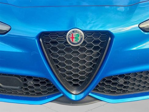 Used 2022 Alfa Romeo Giulia Veloce image 9