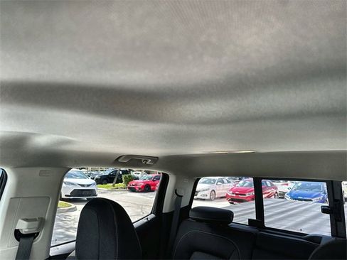 Used 2018 Chevrolet Colorado LT w/ LT Convenience Package image 16