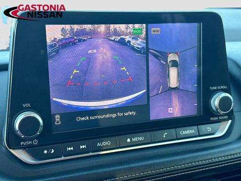 Used 2021 Nissan Rogue SV image 17