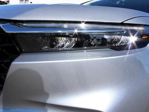 Used 2025 Honda CR-V EX-L image 10