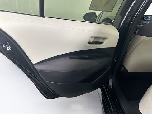 Used 2022 Toyota Corolla LE image 25