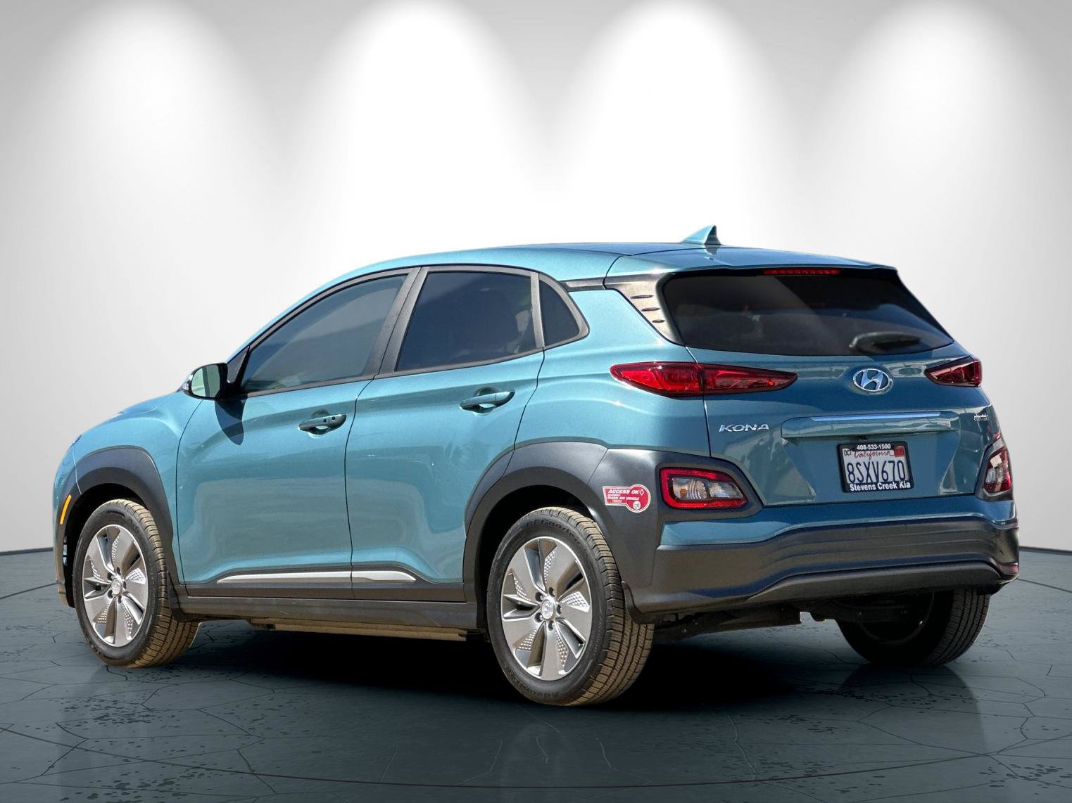 Used 2021 Hyundai Kona Limited w/ Cargo Package FWD image 6
